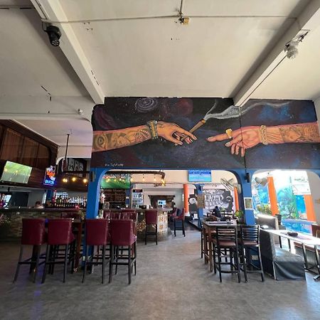 The Eighty8 Hostel Phnom Penh Exterior photo